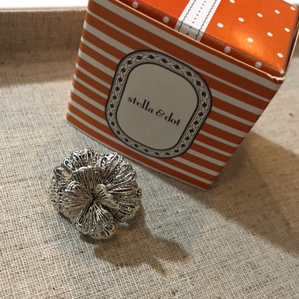 Geneve Lace Ring